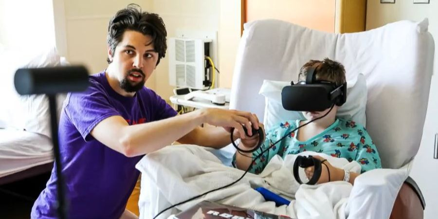 GameChanger Charity; child in hospital using VR