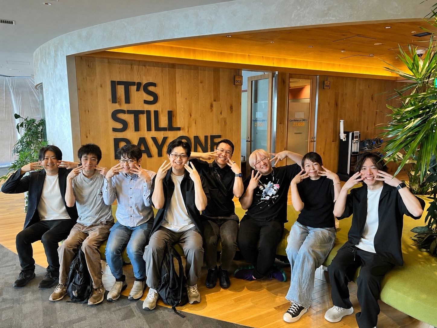 サンリオ AI-DLC Unicorn Gym 参加メンバーの集合写真