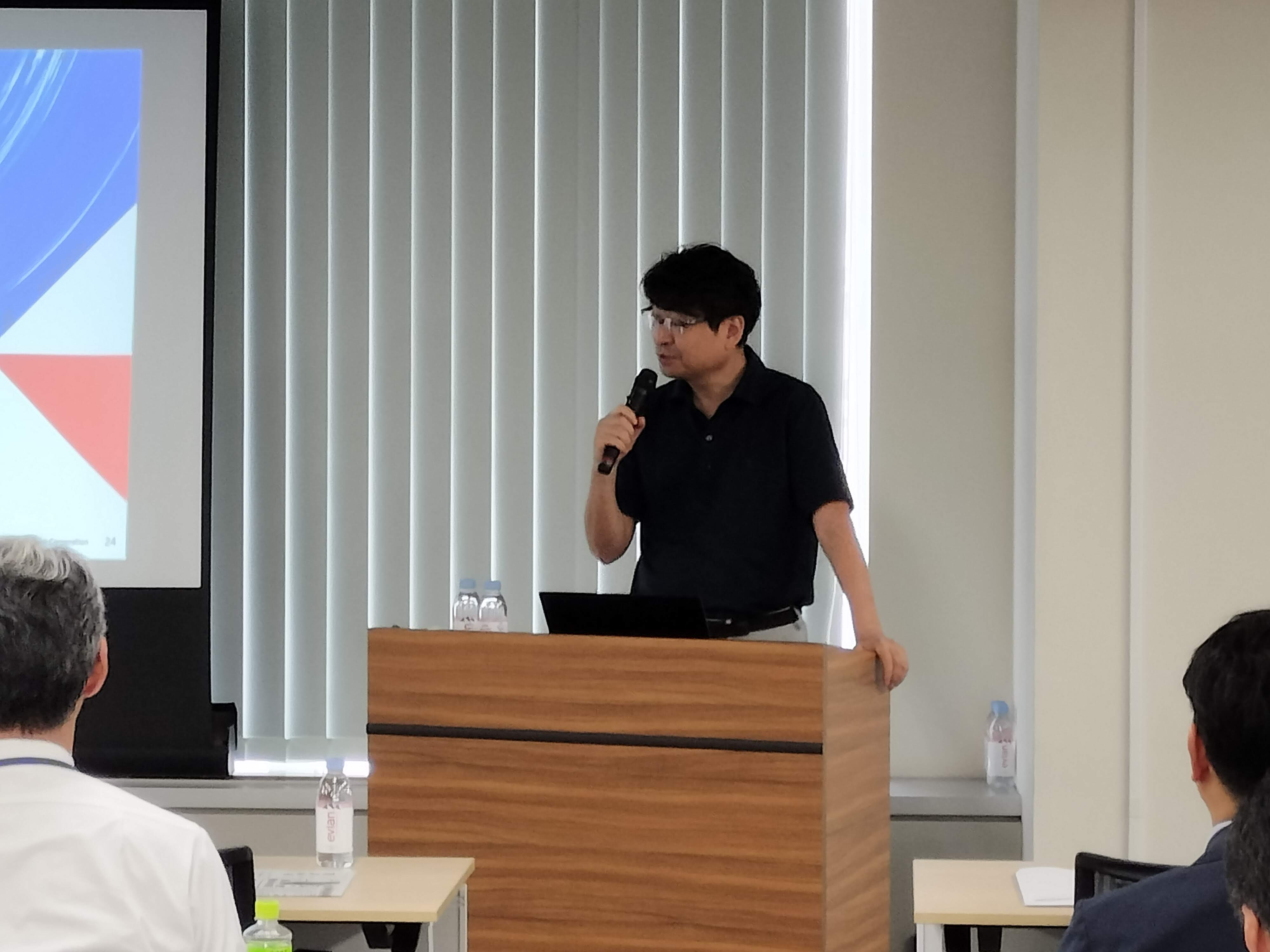 QKD・PQC の対策技術について解説する秋山氏