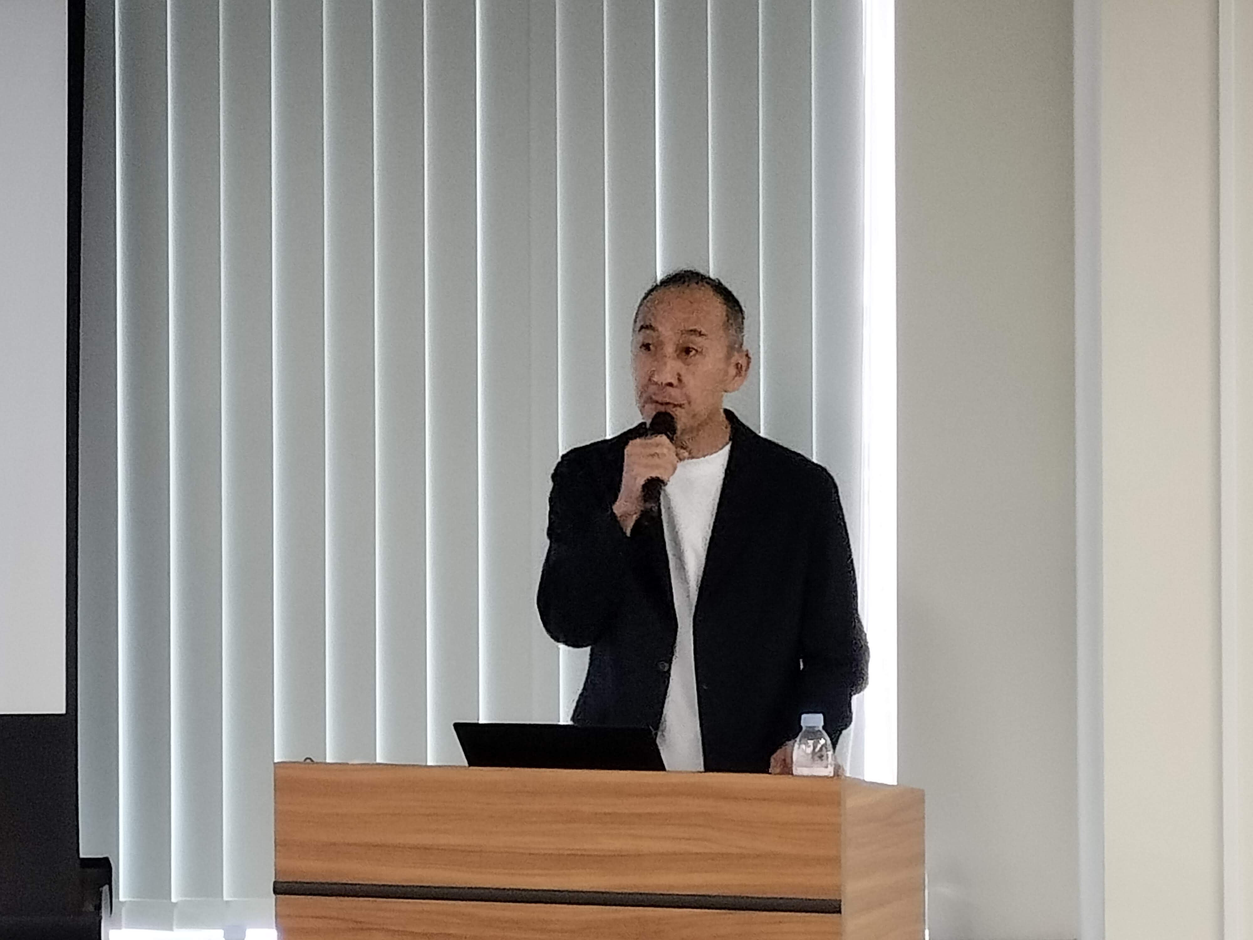 自律運用グリッドへのロードマップを提示する AWS 常務執行役員 巨勢 泰宏