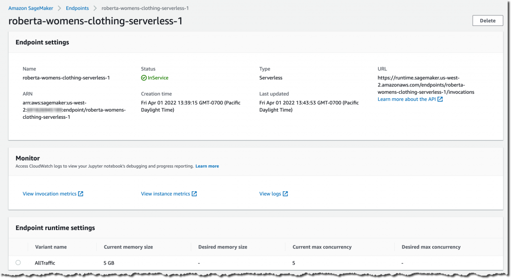 Revise la configuración del punto de enlace sin servidor de Amazon SageMaker en la consola de SageMaker