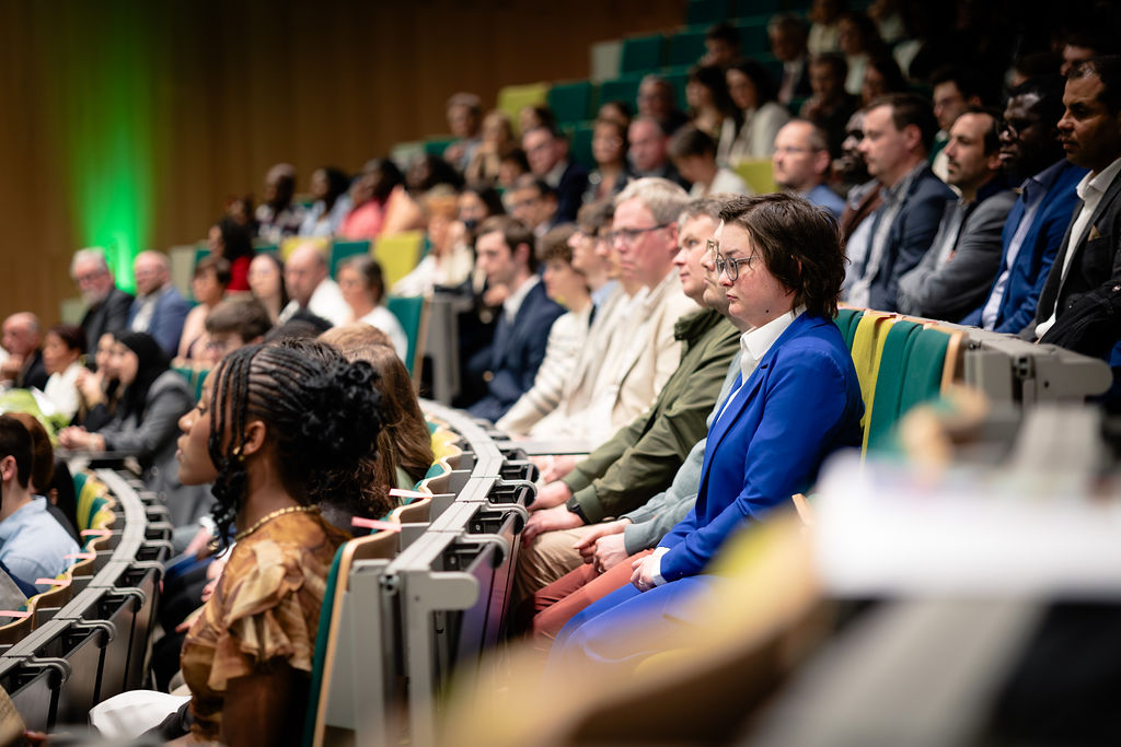 AWS 每周綜述: Claude Opus 4.7 in Amazon Bedrock, AWS Interconnect GA, 等等 (四月 20, 2026)